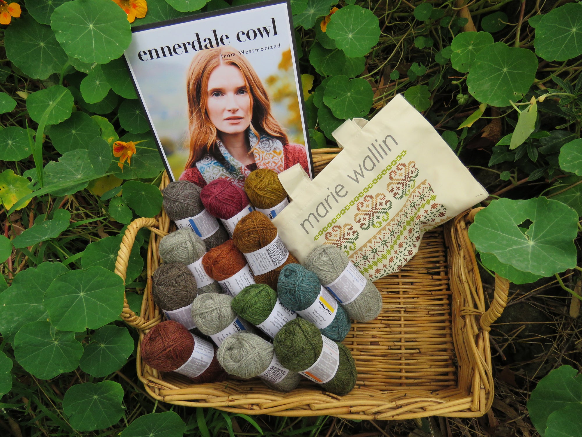 Marie Wallin Ennerdale Cowl Kit – British Breeds Yarn Knitting Kit